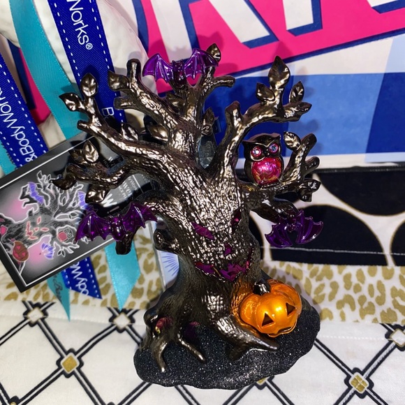 BATH AND BODY WORKS HAUNTED MONSTER TREE PROJECTOR NIGHTLIGHT WALLFLOWER PLUG - Picture 7 of 9